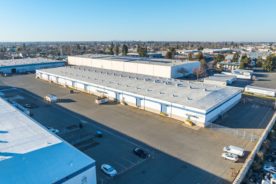More Photos Of 8141 Elder Creek Rd, Sacramento Warehouse For Sale