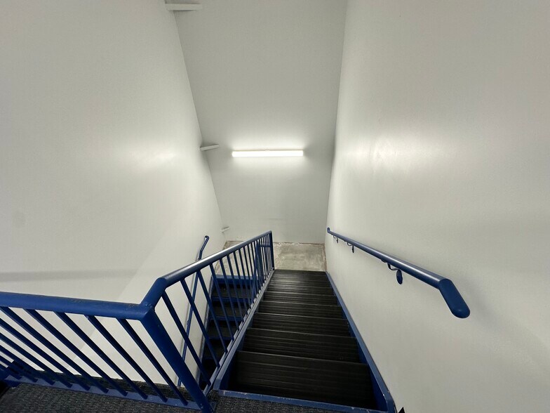 More Photos Of 4865 Arthur Kill Rd, Staten Island Warehouse For Lease