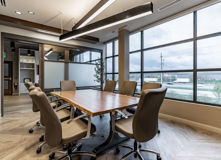 More Photos Of 821 N Service Rd, Hamilton Office For Lease