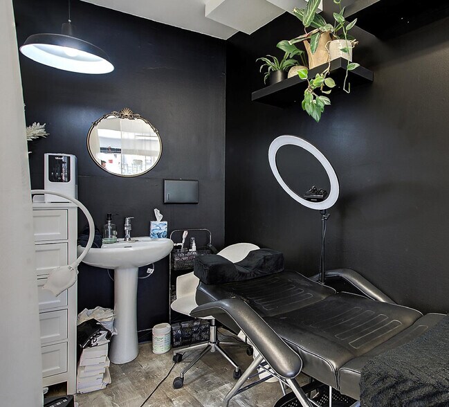 More Photos Of 2437 Main St, West Kelowna Storefront Retail Residential For Sale