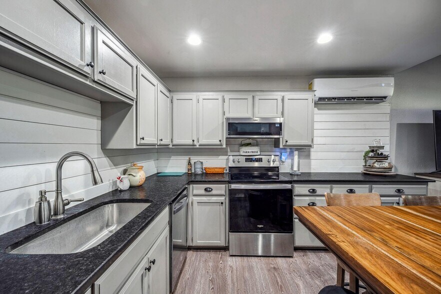 More Photos Of 825 Monarch Trail, Stephenville Specialty For Sale