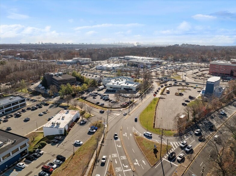 More Photos Of 2 Forest Ave, Paramus Medical For Lease