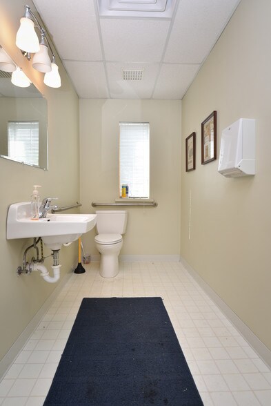 More Photos Of 220 S Maple St, Kutztown Warehouse For Sale