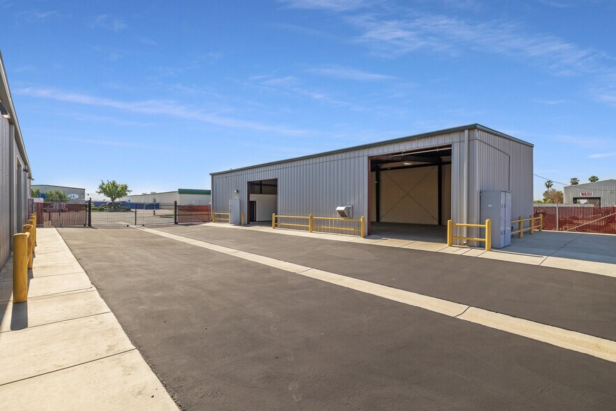 More Photos Of 138 Coremark Ct, Bakersfield Service For Lease