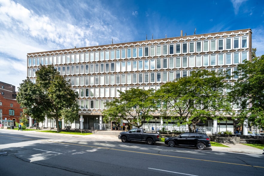 More Photos Of 4131-4145 Rue Sherbrooke O, Westmount Medical For Lease