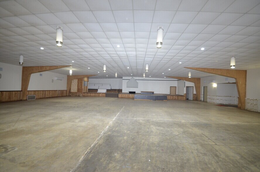 More Photos Of 31633 US-377 Hwy, Gordonville Light Distribution For Sale