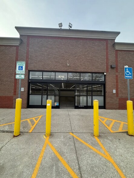 More Photos Of 8715 3rd Street Rd, Louisville Freestanding For Lease