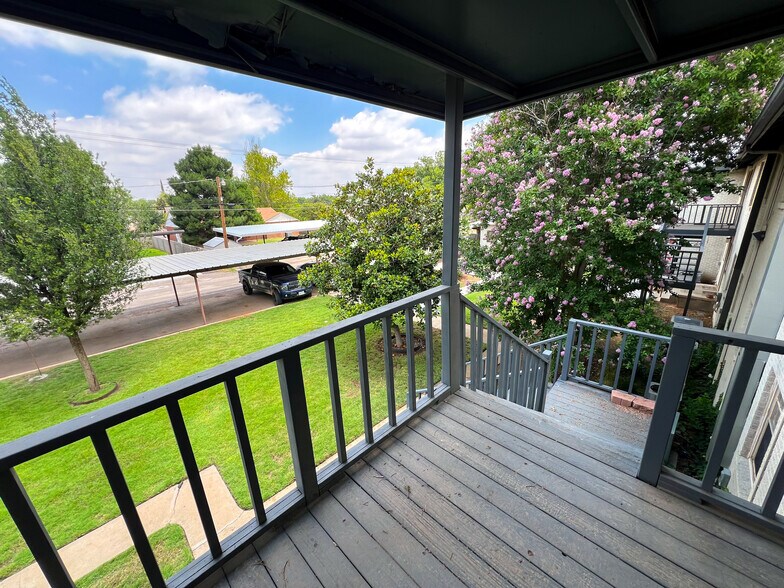 More Photos Of 1306 W Wall St, Midland Office For Lease