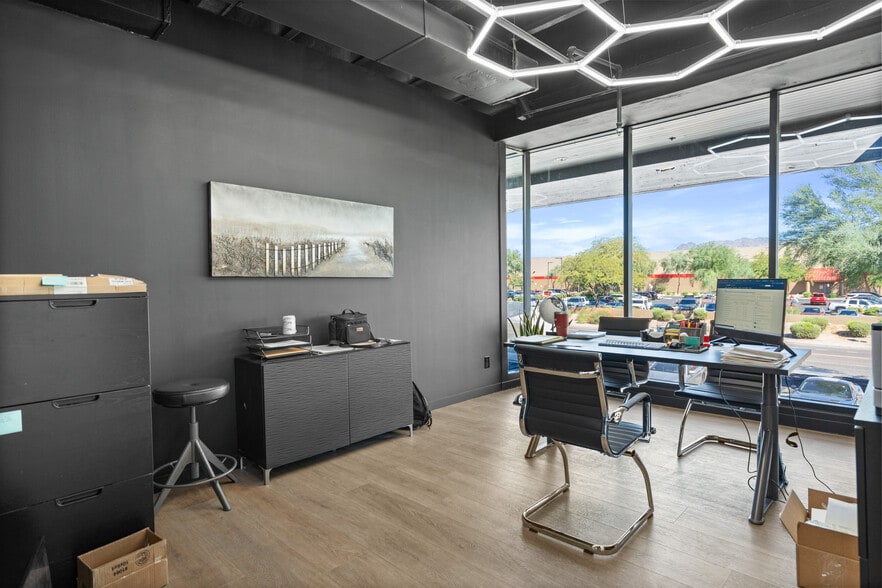 More Photos Of 14982 N 83rd Pl, Scottsdale Showroom For Sale
