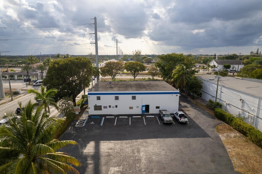 More Photos Of 55 SW 10th St, Deerfield Beach Service For Sale