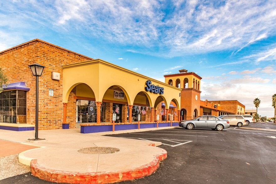 More Photos Of 101-126 S La Canada Dr, Green Valley Unknown For Lease