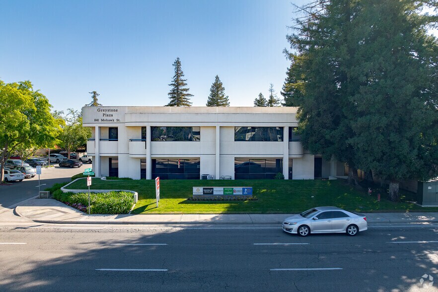 More Photos Of 841 Mohawk St, Bakersfield Medical For Lease