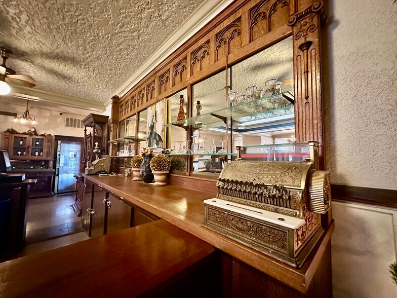 More Photos Of 925 1st Ave, Monte Vista Hotel For Sale