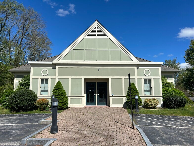 More Photos Of 701 Church St, Whitinsville Bank For Lease