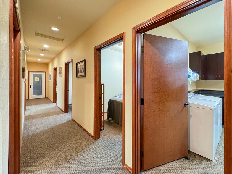 More Photos Of 534 N 5th Ave, Sequim Medical For Sale