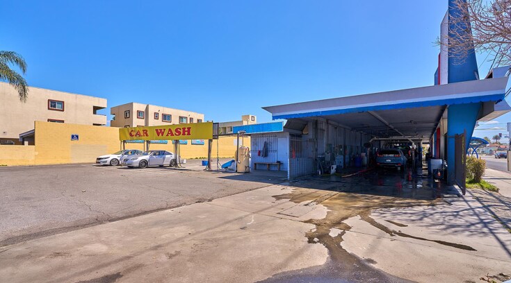 More Photos Of 14755 Bellflower Blvd, Bellflower Carwash For Sale