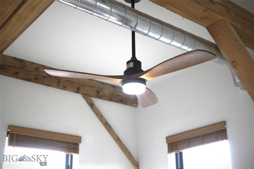 More Photos Of 924 E Park St, Livingston Apartments For Sale