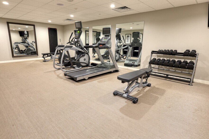 More Photos Of 4819 Canyon Lakes Trace Dr, Humble Hotel For Sale