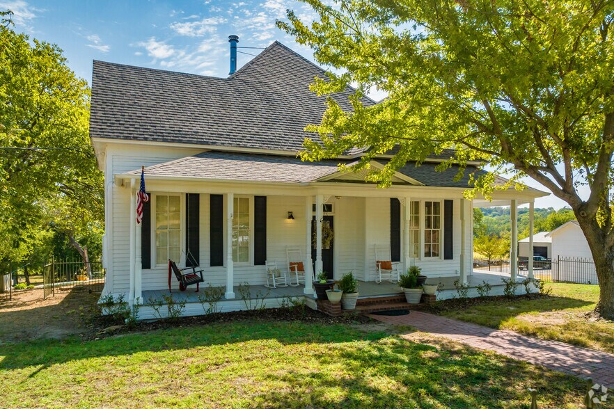 More Photos Of 3002 Azle Hwy, Weatherford Lodge Meeting Hall For Sale