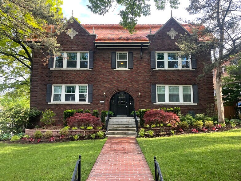 Primary Photo Of 7700 Shirley Dr, Clayton Apartments For Sale