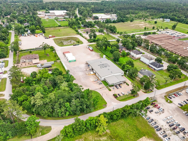 More Photos Of 4402 Theiss Rd, Humble Warehouse For Lease