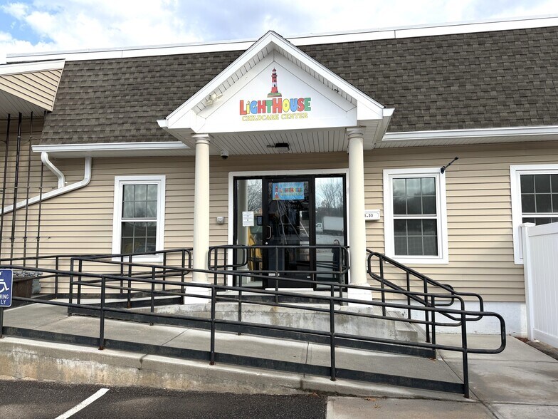 Primary Photo Of 1333 Thomaston Ave, Waterbury Warehouse For Lease