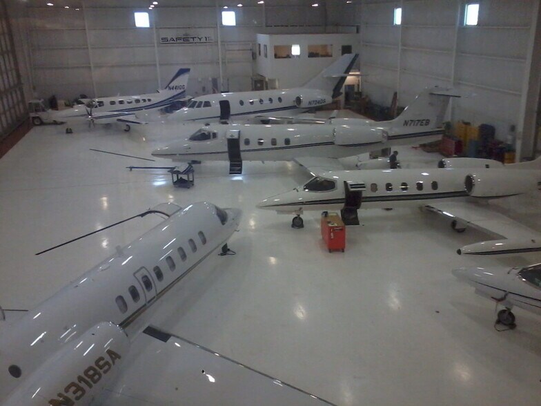 More Photos Of 5765 Taxi Way, Colorado Springs Airplane Hangar For Sale