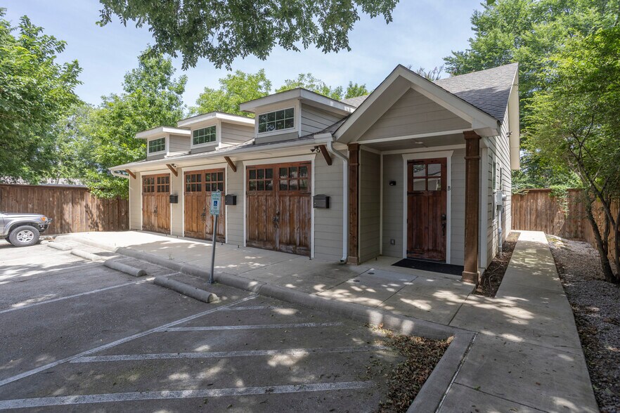 More Photos Of 303 E Broad St, Mansfield Office For Lease