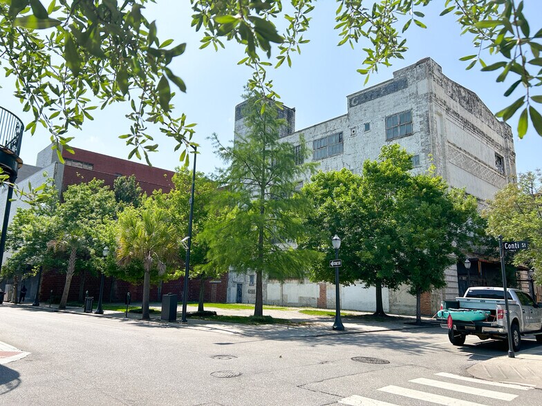 More Photos Of 165 Dauphin St, Mobile General Retail For Sale