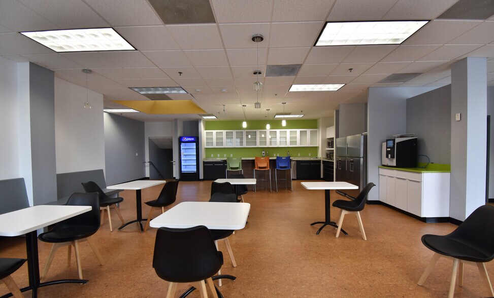 More Photos Of 100 Tradecenter Dr, Woburn Medical For Lease