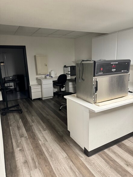 More Photos Of 1302 N Stanton St, El Paso Medical For Sale