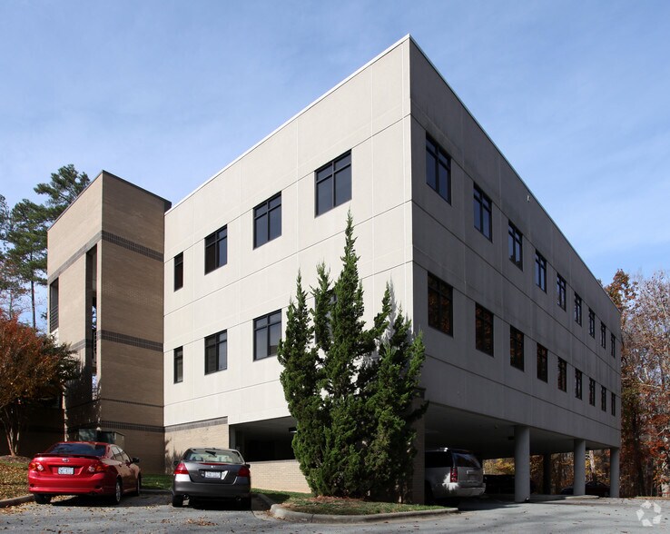 More Photos Of 211-222 Cloister Ct, Chapel Hill Office For Sale