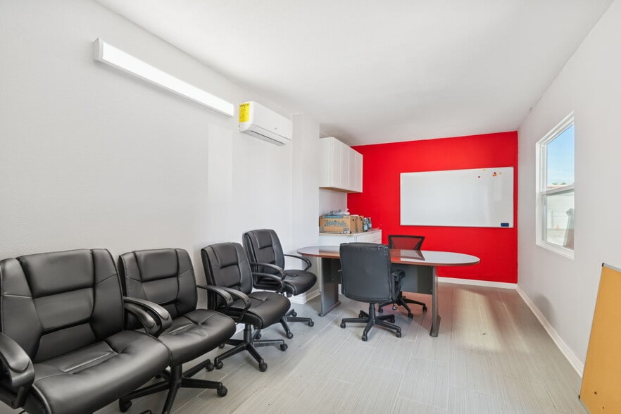 More Photos Of 6751 118th Ave, Largo Truck Terminal For Lease