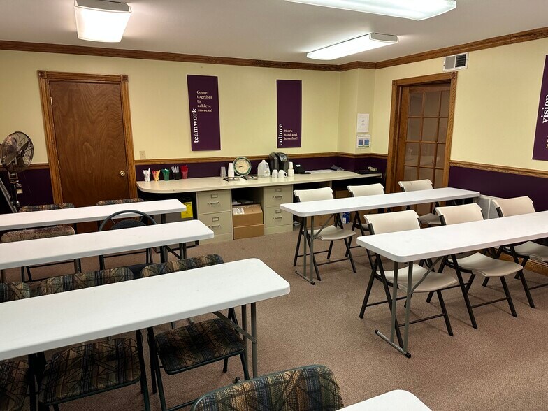 More Photos Of 201 E Grand River Ave, Brighton Freestanding For Lease