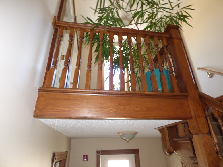 More Photos Of 25 Concord St, Glastonbury Office For Sale