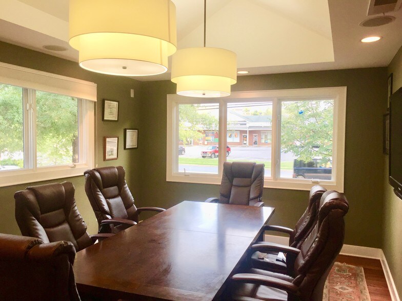 More Photos Of 2109 Forest Dr, Annapolis Showroom For Sale