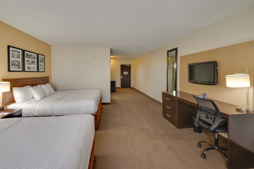 More Photos Of 1840 N Church Rd, Liberty Hotel For Sale