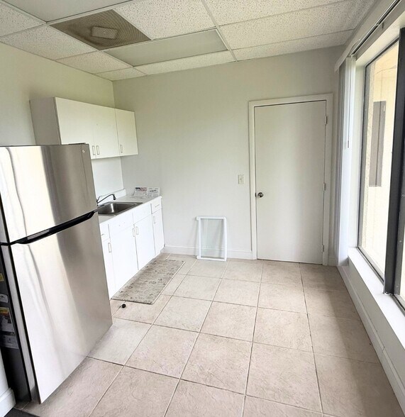 More Photos Of 5031 SE Federal Hwy, Stuart General Retail For Lease