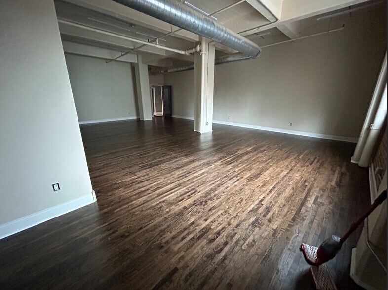 More Photos Of 817 Main St, Cincinnati Office Residential For Lease