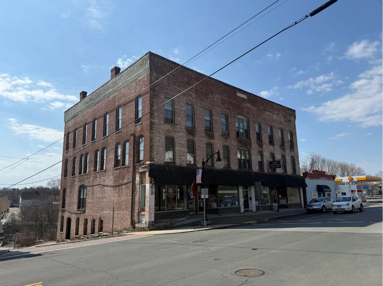 Primary Photo Of 106 Main St, Spencer Apartments For Sale