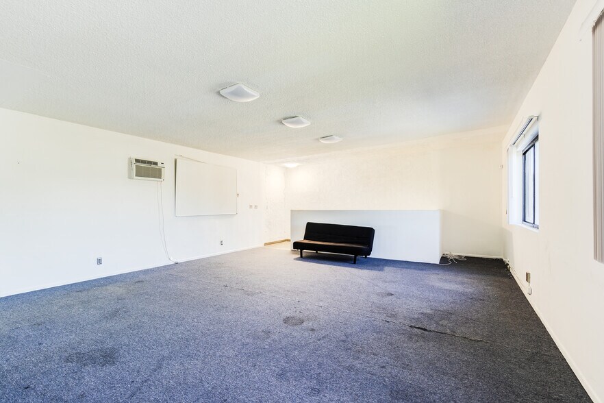 More Photos Of 8642 Venice Blvd, Los Angeles Office Residential For Sale