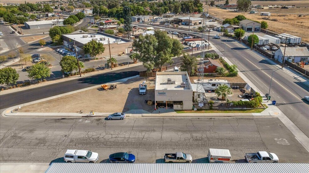 More Photos Of 100 1st St, Coalinga Radio TVTransmission Facilities For Sale