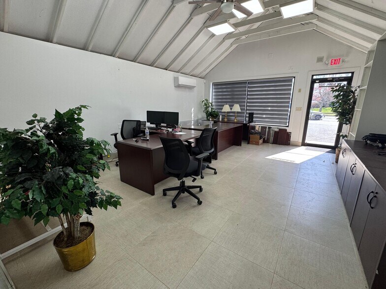 More Photos Of 800 Green St, Iselin Storefront Retail Residential For Sale