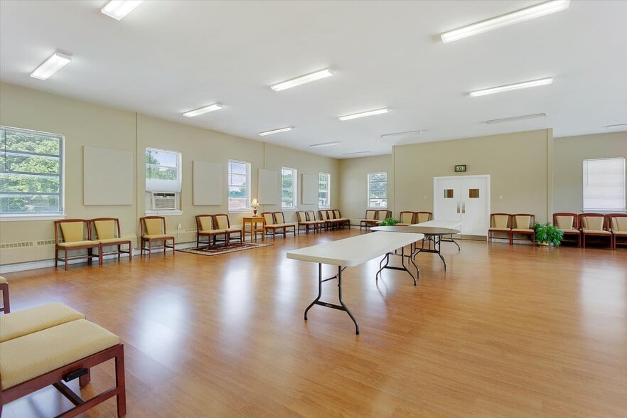 More Photos Of 1228 Todds Ln, Hampton Religious Facility For Sale