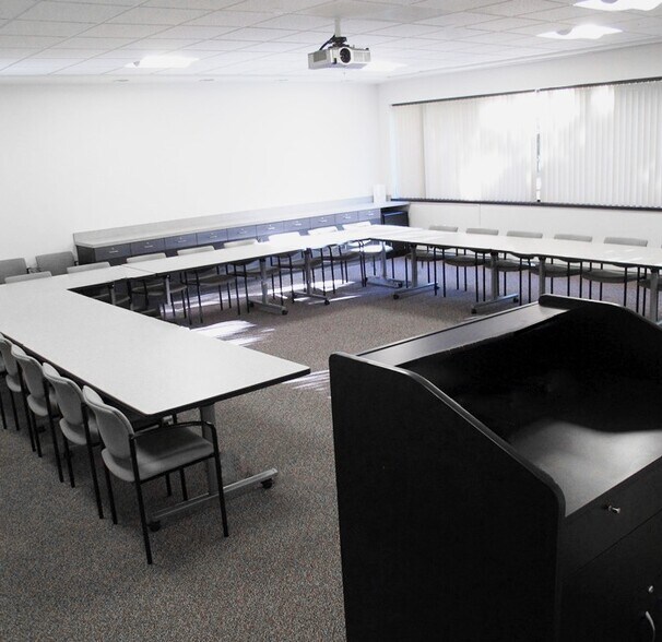 More Photos Of 688 Great Rd, Stow Office For Sale