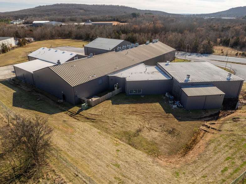 More Photos Of 1601 E Pump Station Rd, Fayetteville Warehouse For Lease