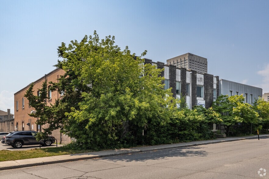 More Photos Of 300 Parkdale Ave, Ottawa Office For Sale