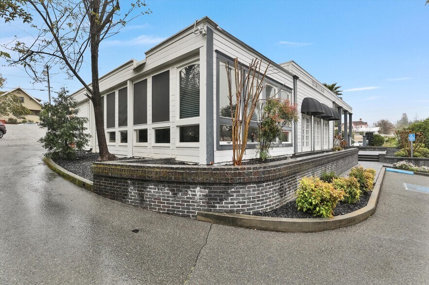 More Photos Of 144 Reamer St, Auburn Specialty For Sale