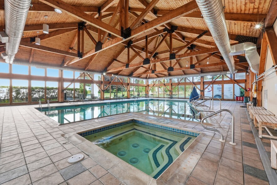 More Photos Of 14 Mechanic St, Southbridge Hotel For Sale