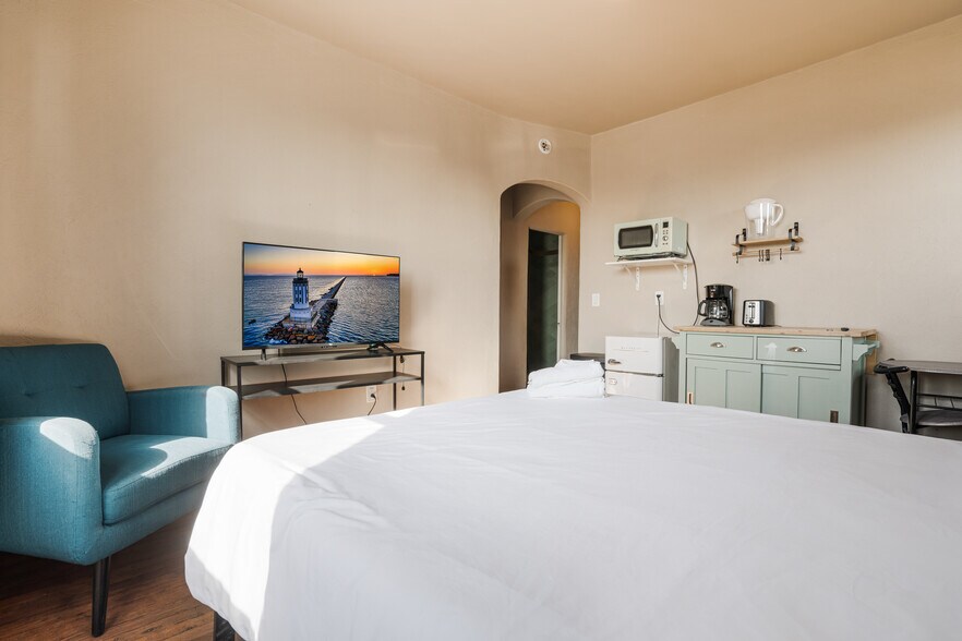 More Photos Of 2731 Beverly Blvd, Los Angeles Apartments For Sale